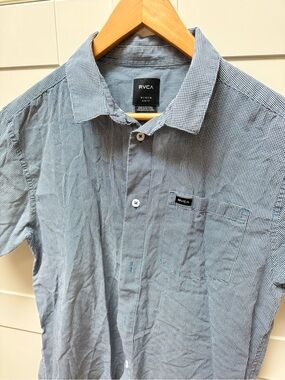 RVCA Button up Shirt Men’s Size Medium Slim Fit Blue/White Casual Top Cotton